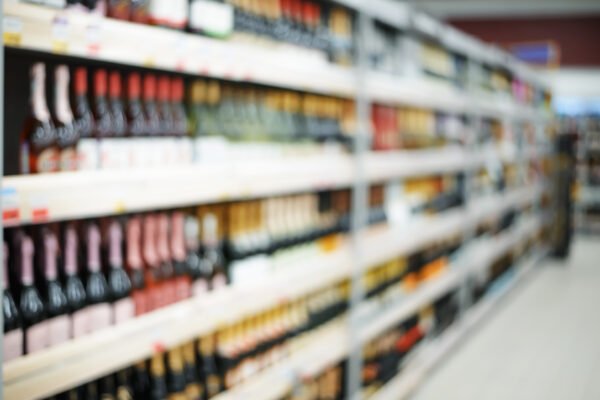 US alcohol market trends - stacks on alcoholic beverages on shelves
